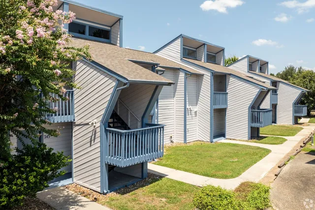 $899 | 13151 Walden Road, Unit 211, Montgomery, TX 77356