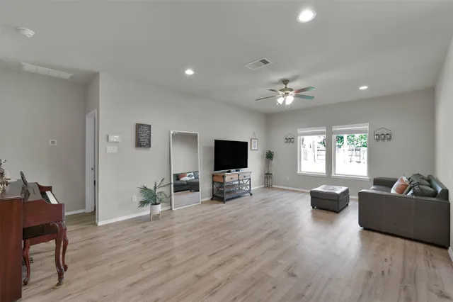 $305,000 | 2254 Strong Horse Drive, Conroe, TX 77301