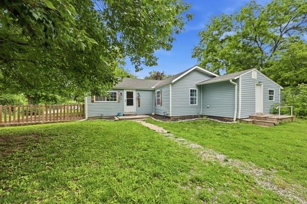 1215 Berry Road Independence, MO 64057 - Photo 2 of 25