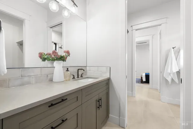 $1,085,000 | 133 South Steel Farm Avenue, Eagle, ID 83616