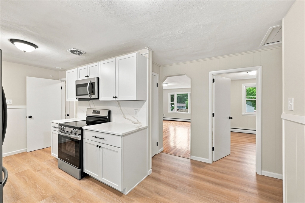 46 Kay Street Springfield, MA 01109 - Photo 8 of 41 Gallery Image 8