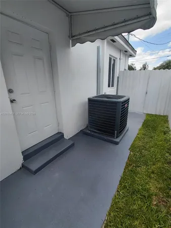 $1,300 | 7555 Southwest 28th Street Road, Miami, FL 33155