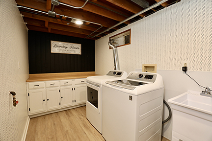 100 Lee Street Manhattan, IL 60442 - Photo 18 of 21 a utility room with dryer and washer