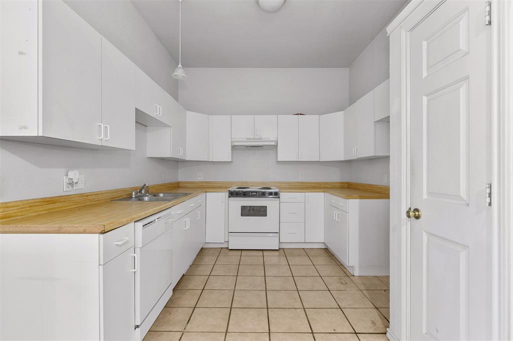 210 Joshua Boulevard, Unit 210 Joshua, TX 76058 - Photo 7 of 22
