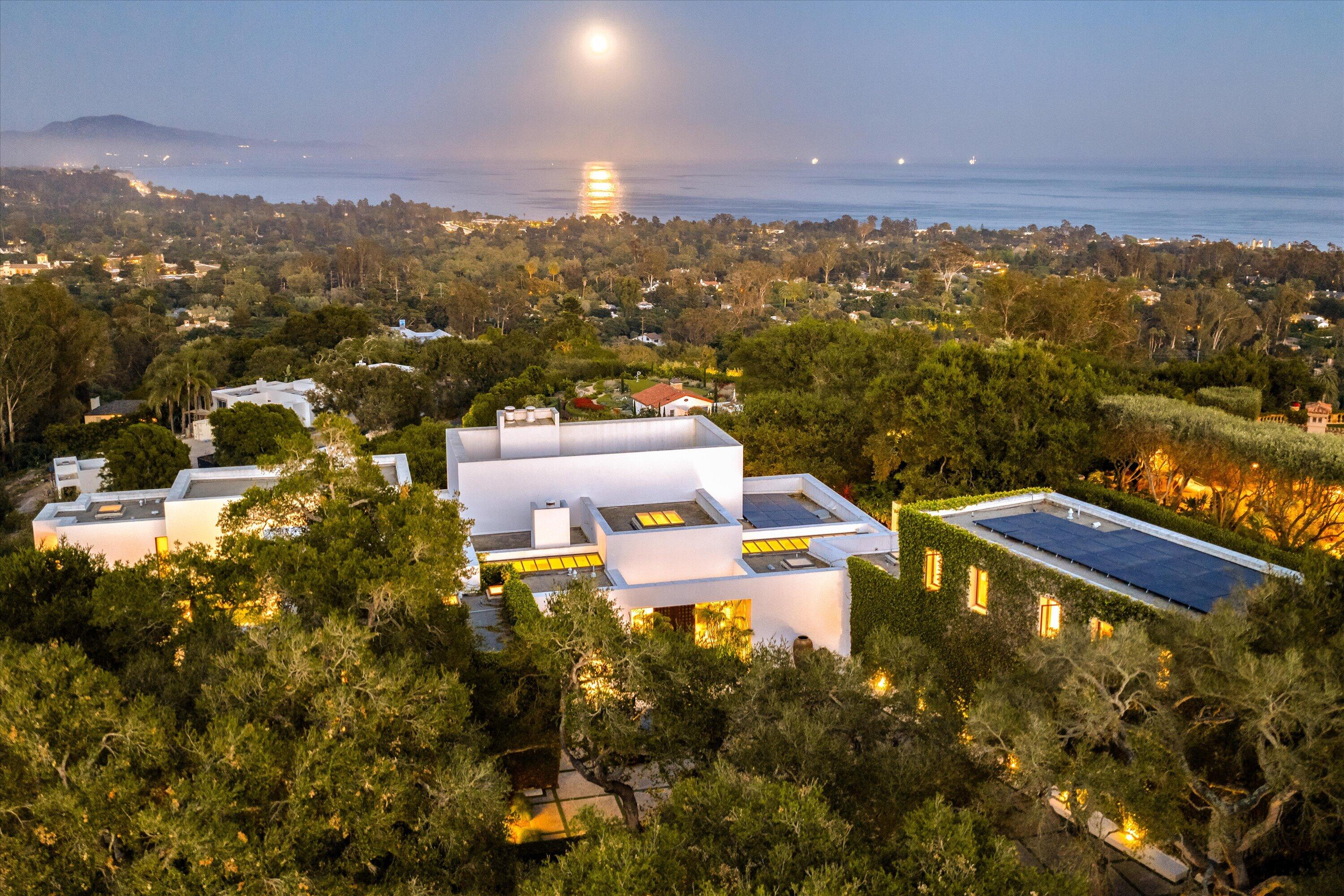 54-MOONRISE 356 Woodley Rd - 54