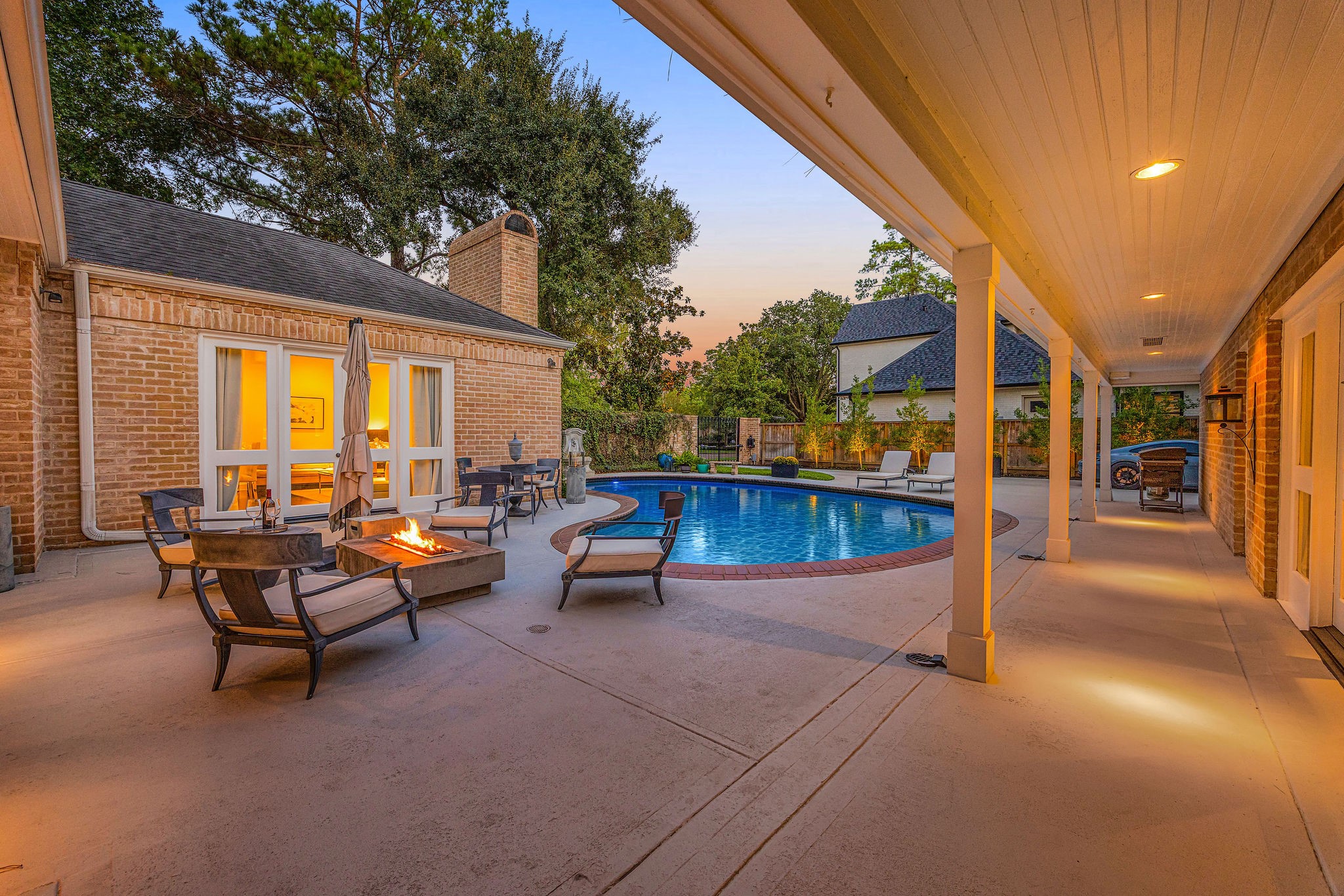 323 Vanderpool Lane Houston, TX 77024 - Photo 32 of 34 Gallery Image 32