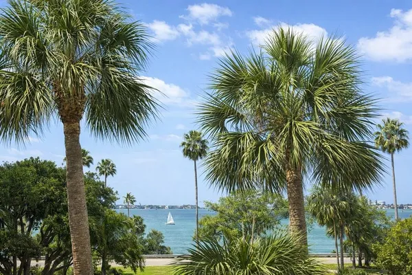 $795,000 | 707 South Gulfstream Avenue, Unit 307, Sarasota, FL 34236