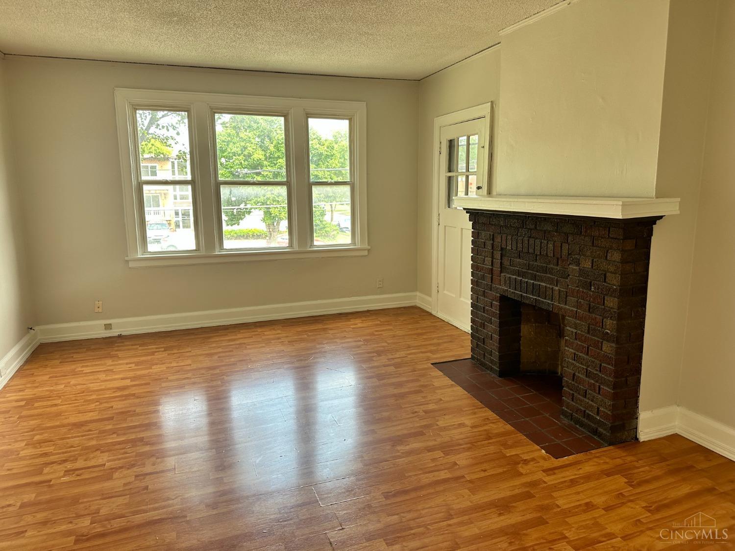 4829 Reading Road Cincinnati, OH 45237 - Photo 4 of 21