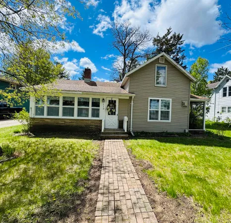 $225,000 | 716 Royalton Street, Waupaca, WI 54981