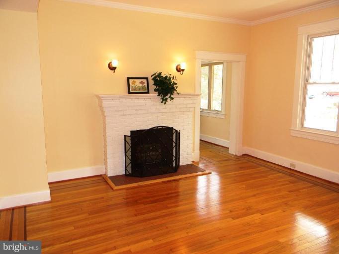6102 Frederick Road Catonsville, MD 21228 - Photo 14 of 22 Living Room #2