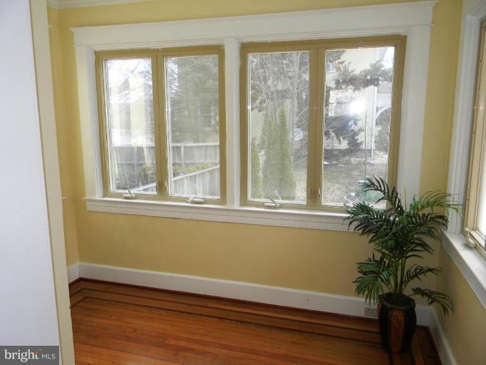 6102 Frederick Road Catonsville, MD 21228 - Photo 6 of 22 Solarium