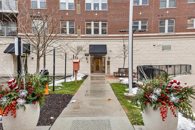 $190,000 | 118 South Washington Street, Unit 335A, Green Bay, WI 54301