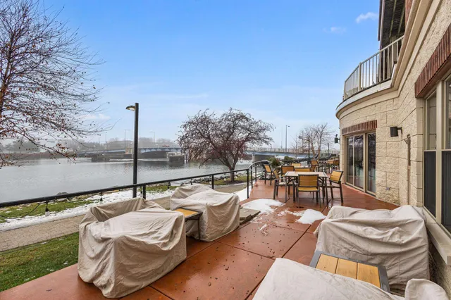 $190,000 | 118 South Washington Street, Unit 335A, Green Bay, WI 54301