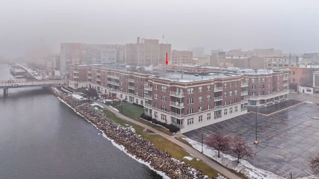 $190,000 | 118 South Washington Street, Unit 335A, Green Bay, WI 54301
