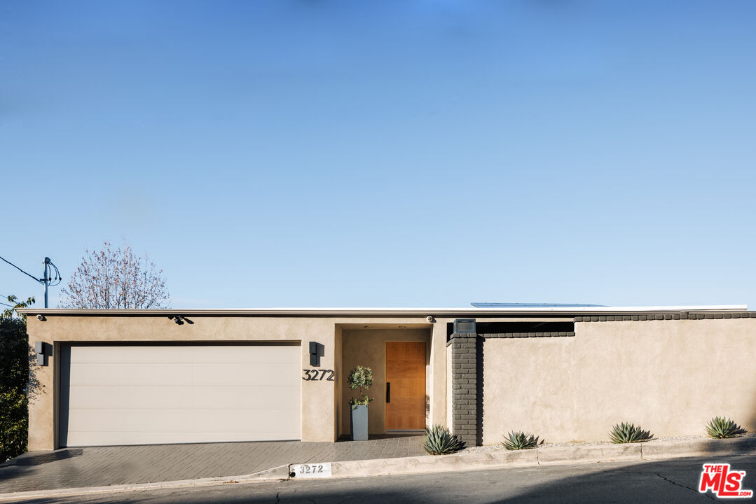 3272 Wrightwood Drive Studio City, CA 91604 - Photo 2 of 36