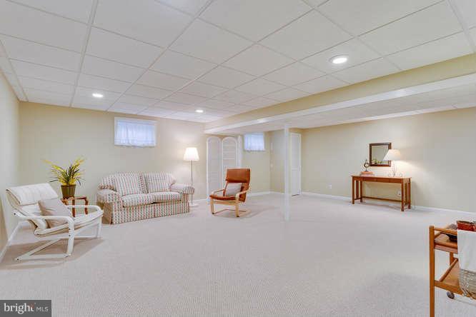 7817 Richfield Road Springfield, VA 22153 - Photo 22 of 30 Interior (General)