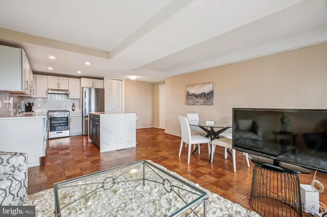 $2,875 | 1311 Delaware Avenue Southwest, Unit S331, Washington, DC 20024