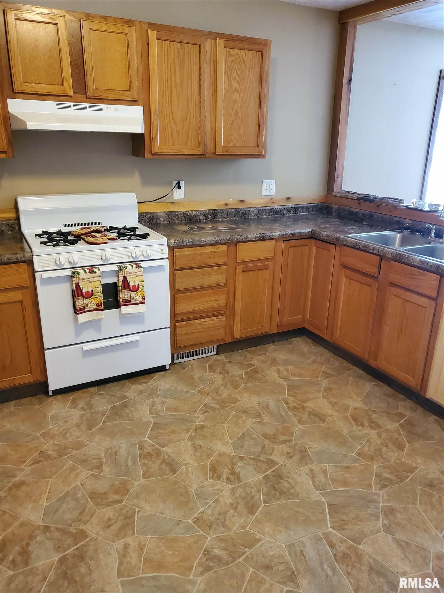 1327 Morton Avenue Springfield, IL 62702 - Photo 7 of 20 Gallery Image 7