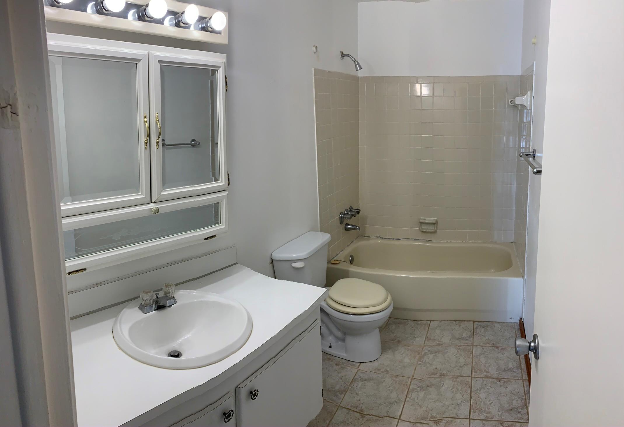 19471 Colorado Circle Boca Raton, FL 33434 - Photo 13 of 28 Bath