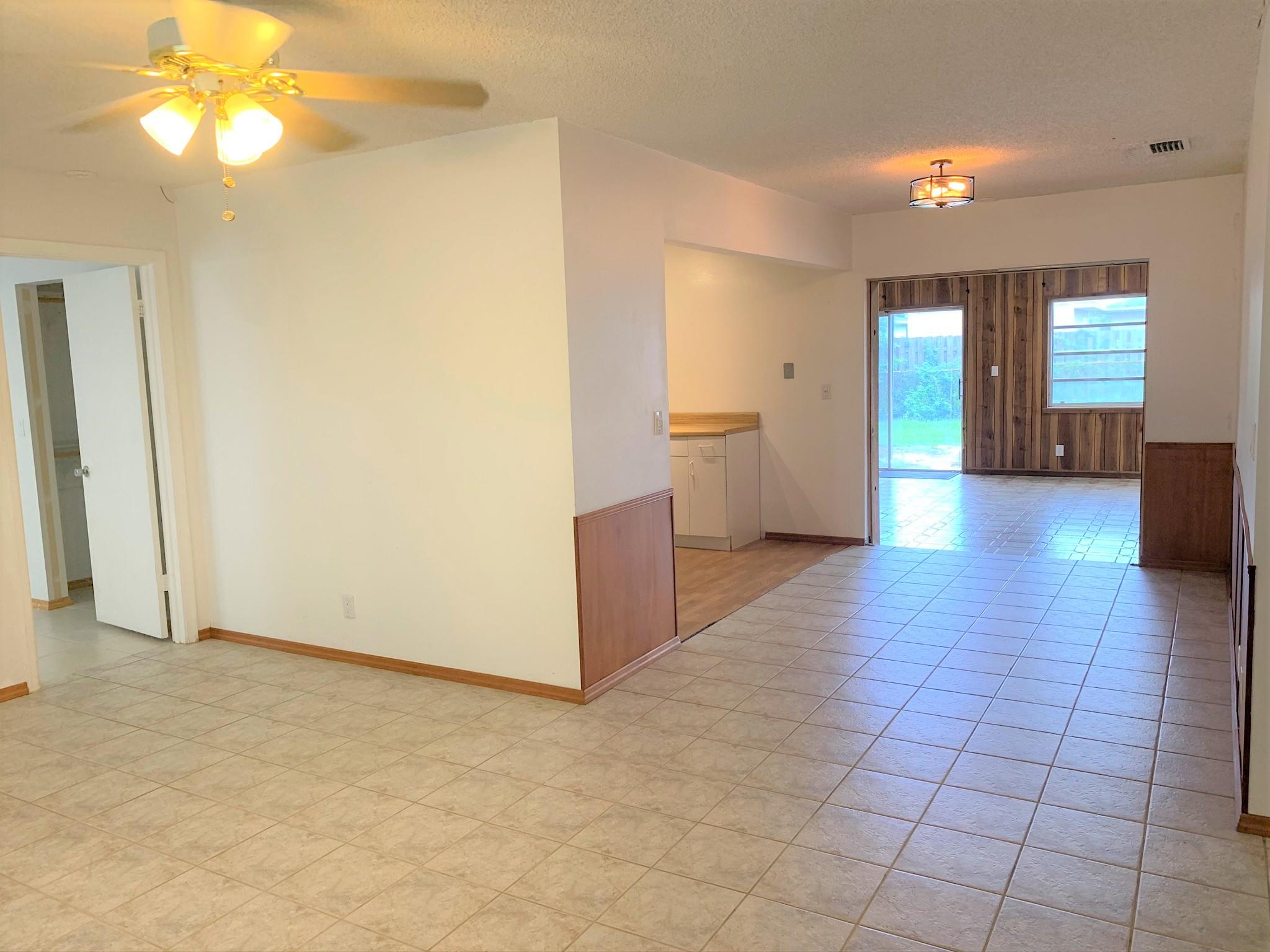 19471 Colorado Circle Boca Raton, FL 33434 - Photo 3 of 28 LIving-Dining-Kitchen-Great
