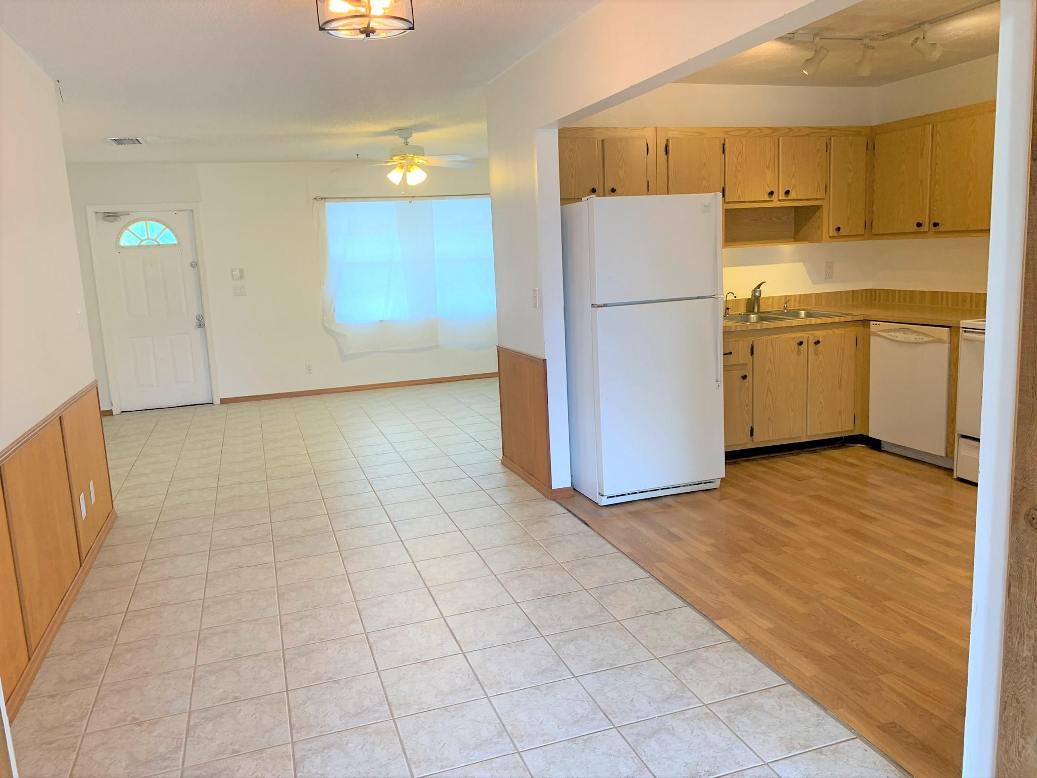 19471 Colorado Circle Boca Raton, FL 33434 - Photo 4 of 28 Dining-Kitchen