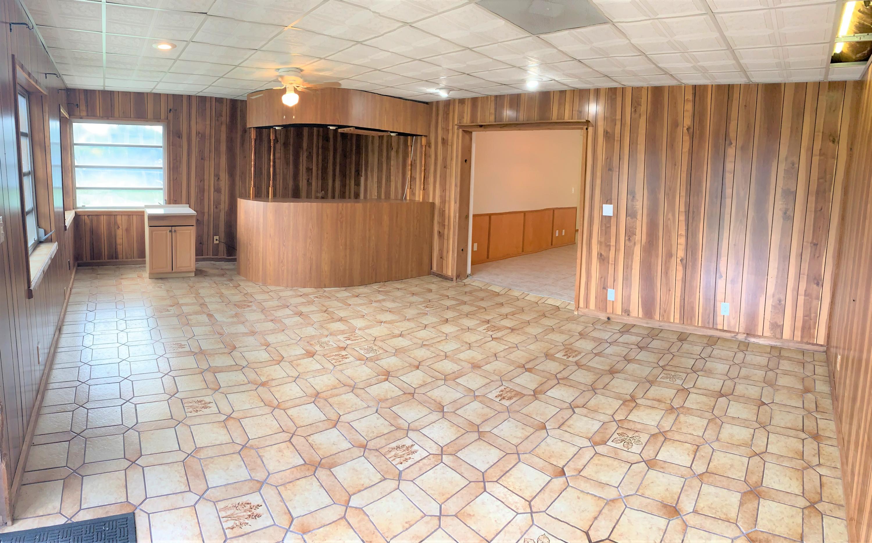 19471 Colorado Circle Boca Raton, FL 33434 - Photo 8 of 28 Great Room-Bar