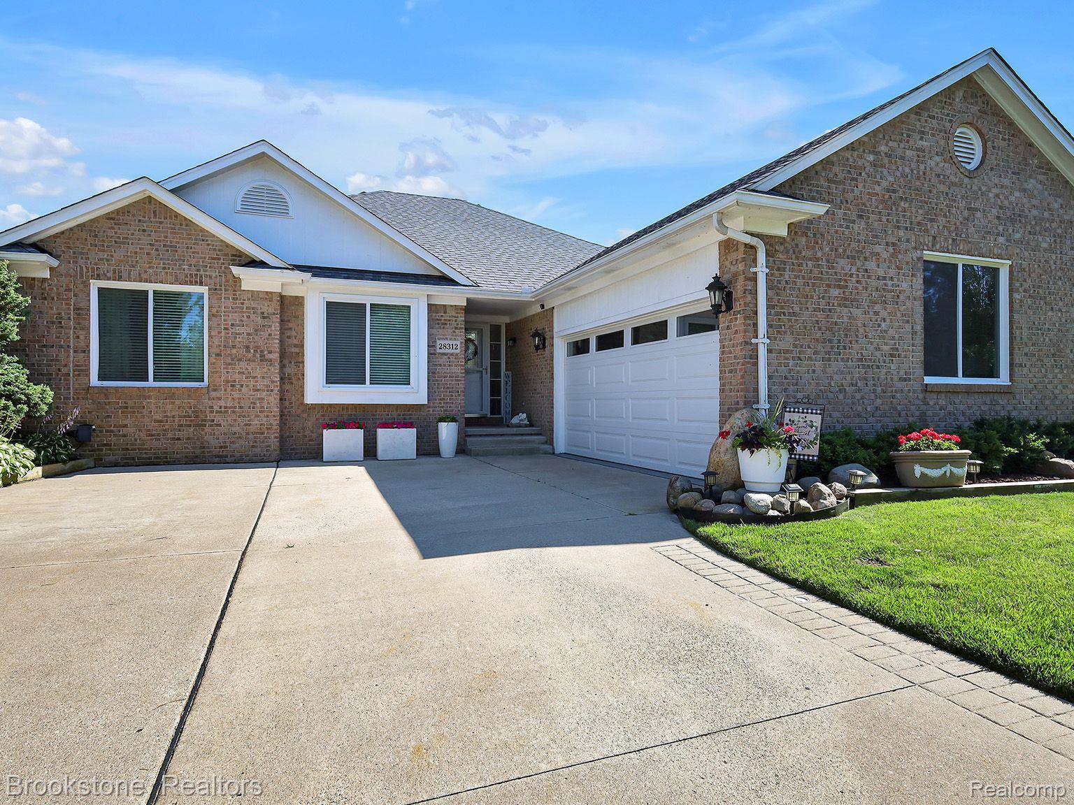 28312 Katie Road New Baltimore, MI 48047 - Photo 1 of 33 Gallery Image 1