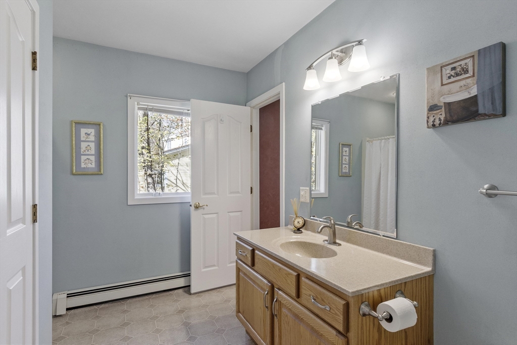 118 Willis Road Gardner, MA 01440 - Photo 29 of 42