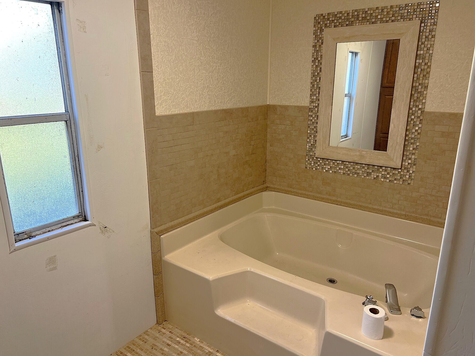 166 Miller Road DeFuniak Springs, FL 32435 - Photo 51 of 76 Double Wide - BR 1 Master Bth (4)