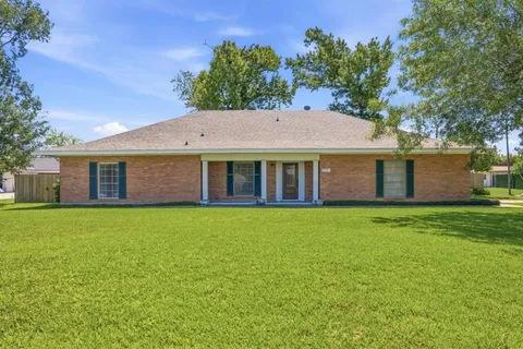 $395,000 | 3591 Lake Street, Lake Charles, LA 70605