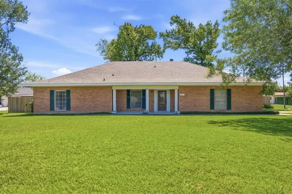 $395,000 | 3591 Lake Street, Lake Charles, LA 70605