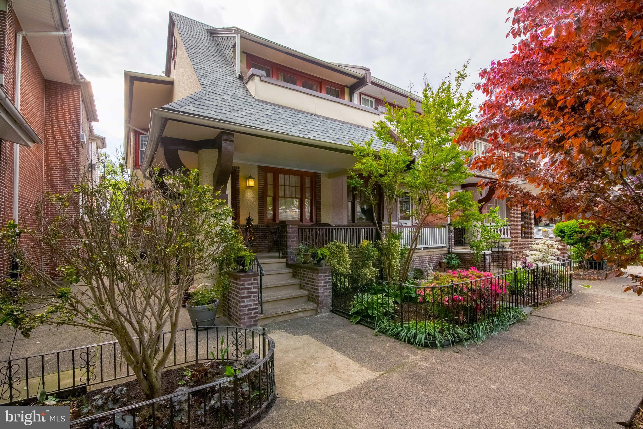 2526 South Cleveland Street Philadelphia, PA 19145 - Photo 1 of 29 front view of a house with a garden