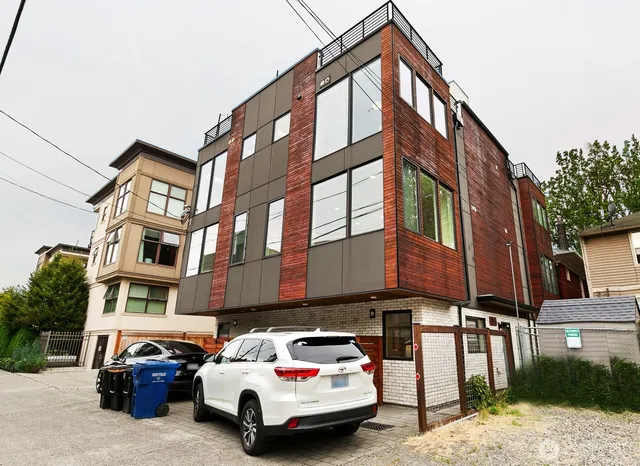 a car parked in front of a building
