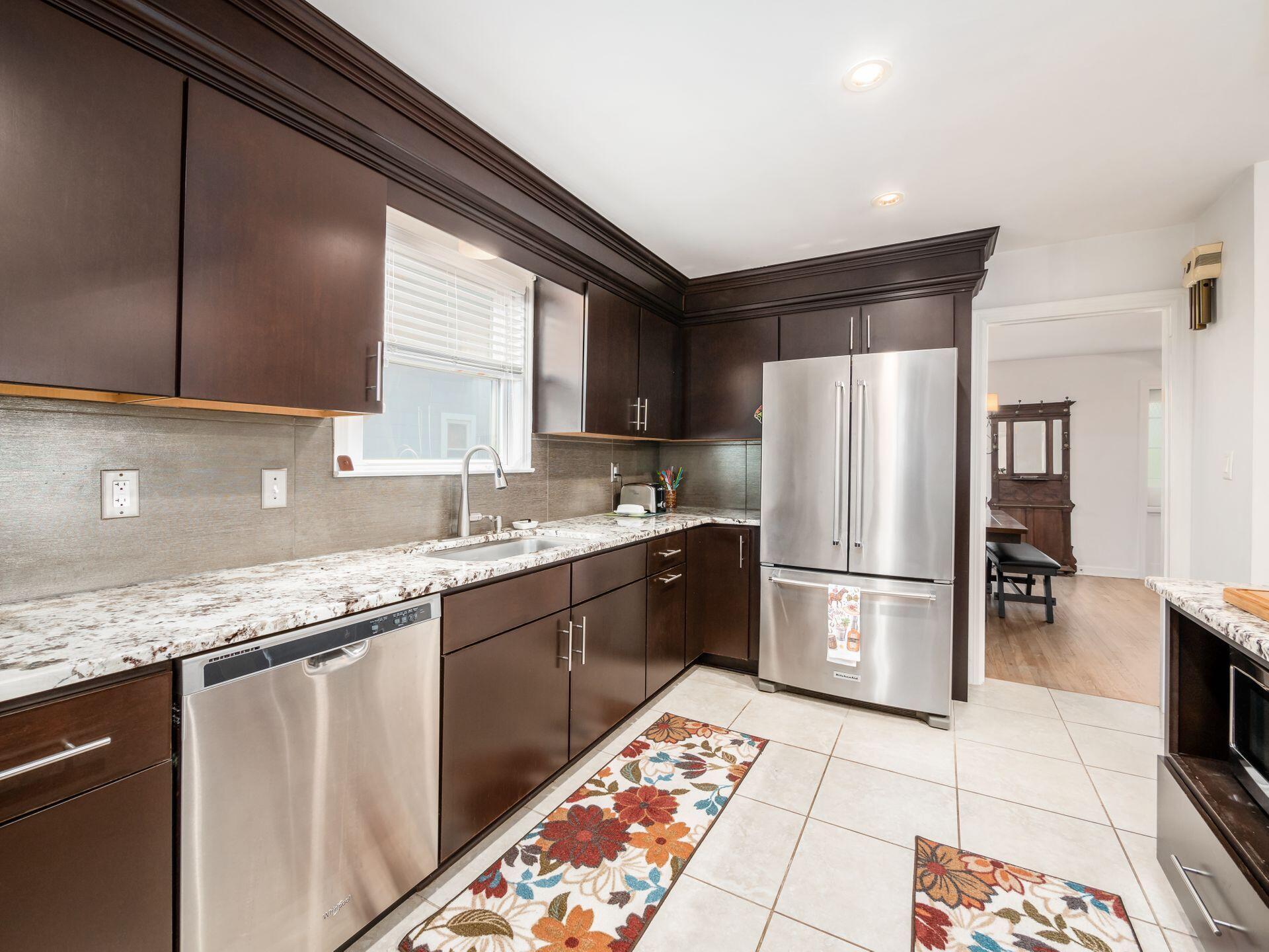 196 East Beaumont Road Columbus, OH 43214 - Photo 14 of 49 Kitchen 5