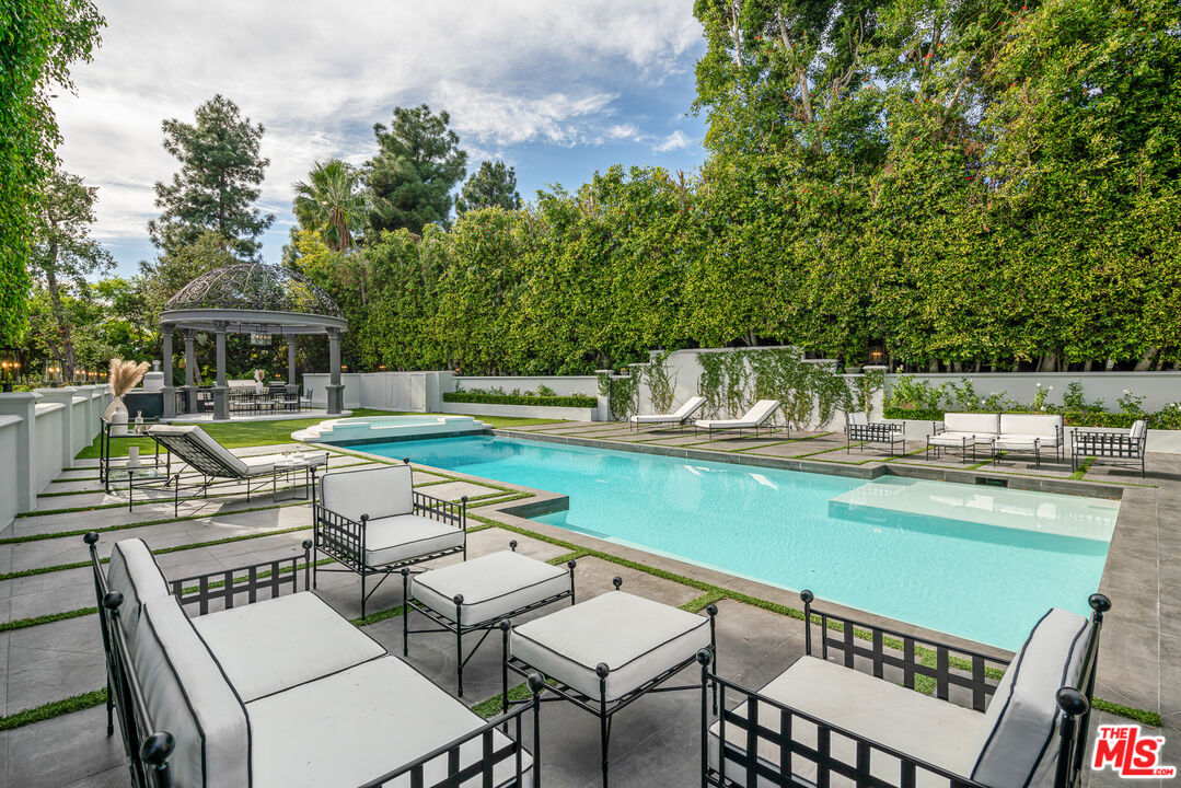 402 Doheny Road Beverly Hills, CA 90210 - Photo 24 of 55