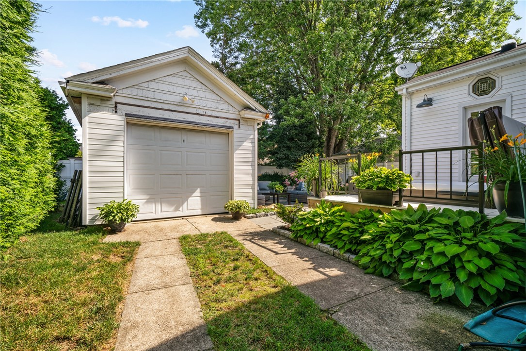 84 Friendly Road Cranston, RI 02910 - Photo 38 of 42