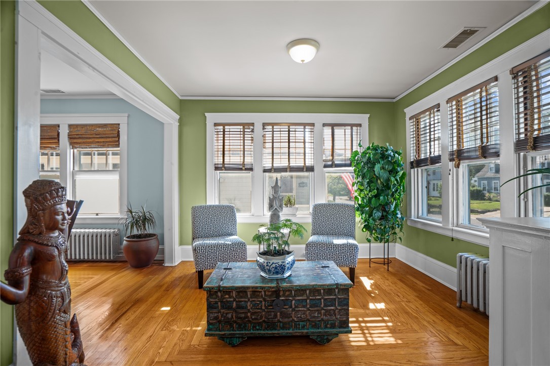 84 Friendly Road Cranston, RI 02910 - Photo 4 of 42