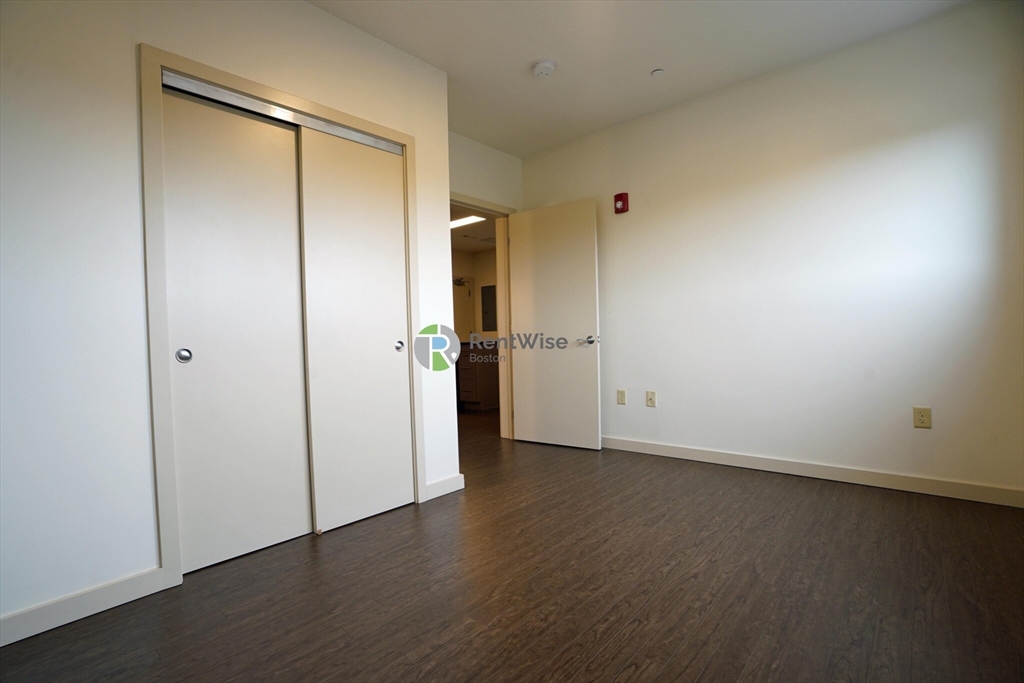 400 Langley Road, Unit 301 Newton, MA 02459 - Photo 14 of 20
