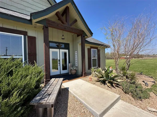 $599,900 | 265 Lake Point Road, Comanche, TX 76442