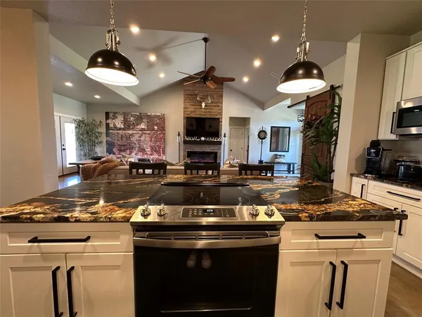 $599,900 | 265 Lake Point Road, Comanche, TX 76442