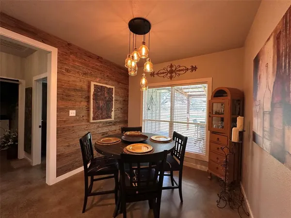 $599,900 | 265 Lake Point Road, Comanche, TX 76442