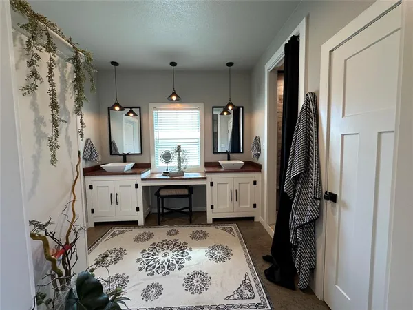 $599,900 | 265 Lake Point Road, Comanche, TX 76442