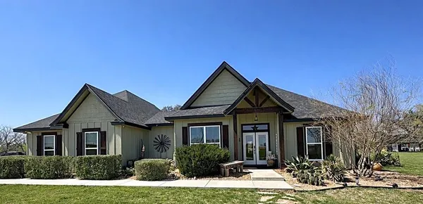 $599,900 | 265 Lake Point Road, Comanche, TX 76442