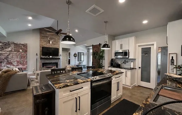 $599,900 | 265 Lake Point Road, Comanche, TX 76442