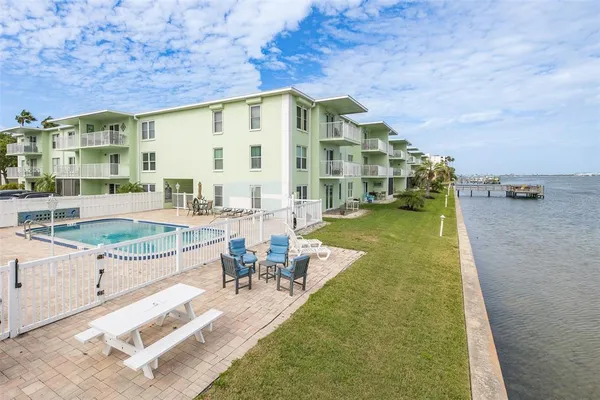 $2,350 | 464 North Paula Drive, Unit 106, Dunedin, FL 34698