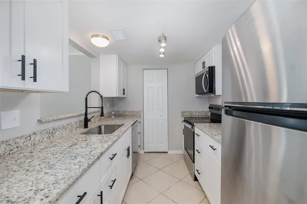 $2,350 | 464 North Paula Drive, Unit 106, Dunedin, FL 34698