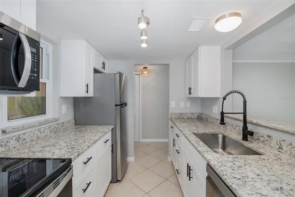 $2,350 | 464 North Paula Drive, Unit 106, Dunedin, FL 34698