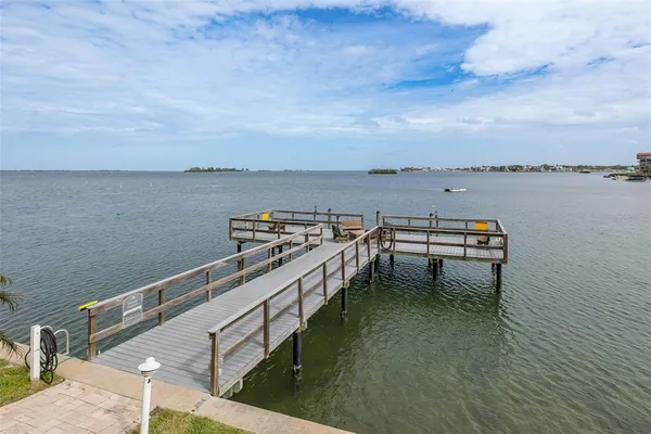 $2,350 | 464 North Paula Drive, Unit 106, Dunedin, FL 34698