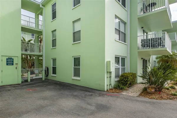 $2,350 | 464 North Paula Drive, Unit 106, Dunedin, FL 34698