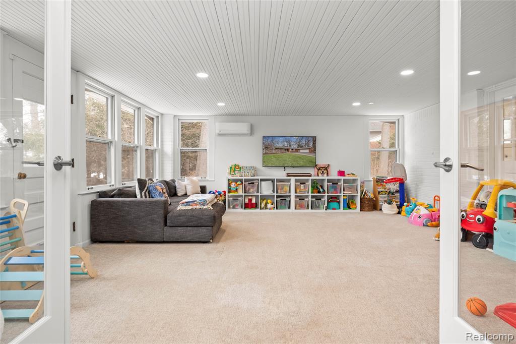 2530 Worcester Road West Bloomfield, MI 48323 - Photo 20 of 47 Gallery Image 20